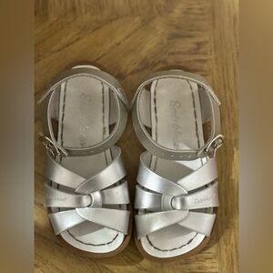 Stylish Silver Kids Saltwater Sandals